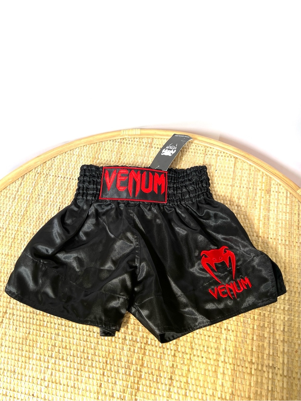 Venum Kids Classic Muay Thai Martial Arts Short  Black Red snake logo Small NEW